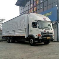 Armada Logistik Transportasi Modern